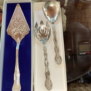 The Silver Company Sheffield, 3 sets